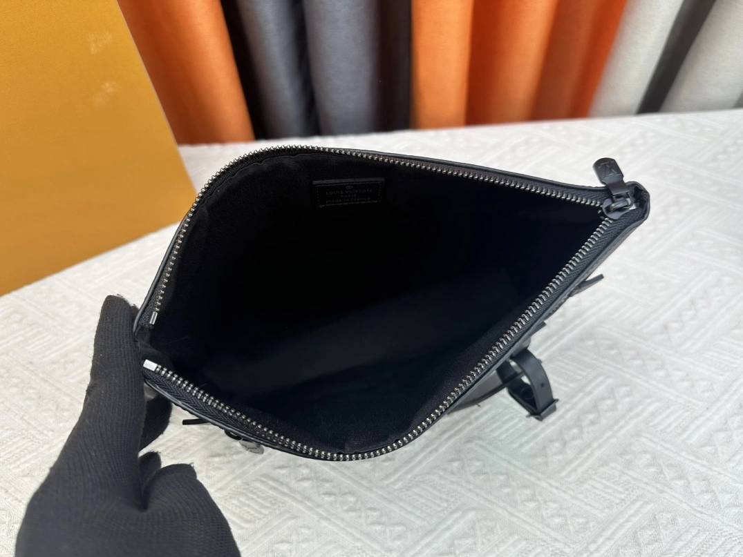 Louis Vuitton LV Wallets For Unisex Versatile 402 - Image 6