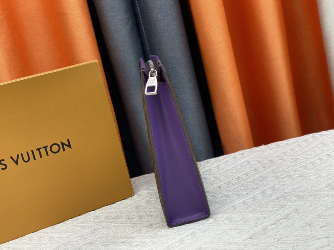 Louis Vuitton LV Wallets For Unisex Versatile 7984 - Image 3