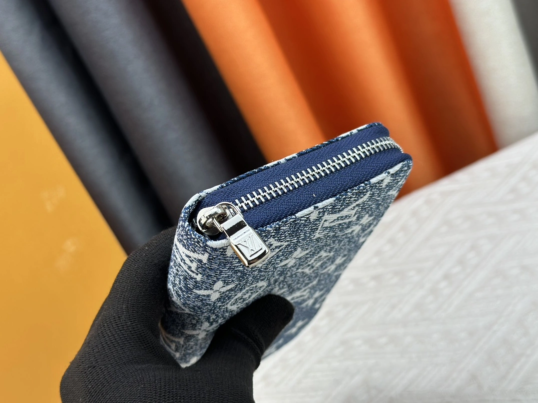 Louis Vuitton LV Wallets For Women Breathable 6631 - Image 5