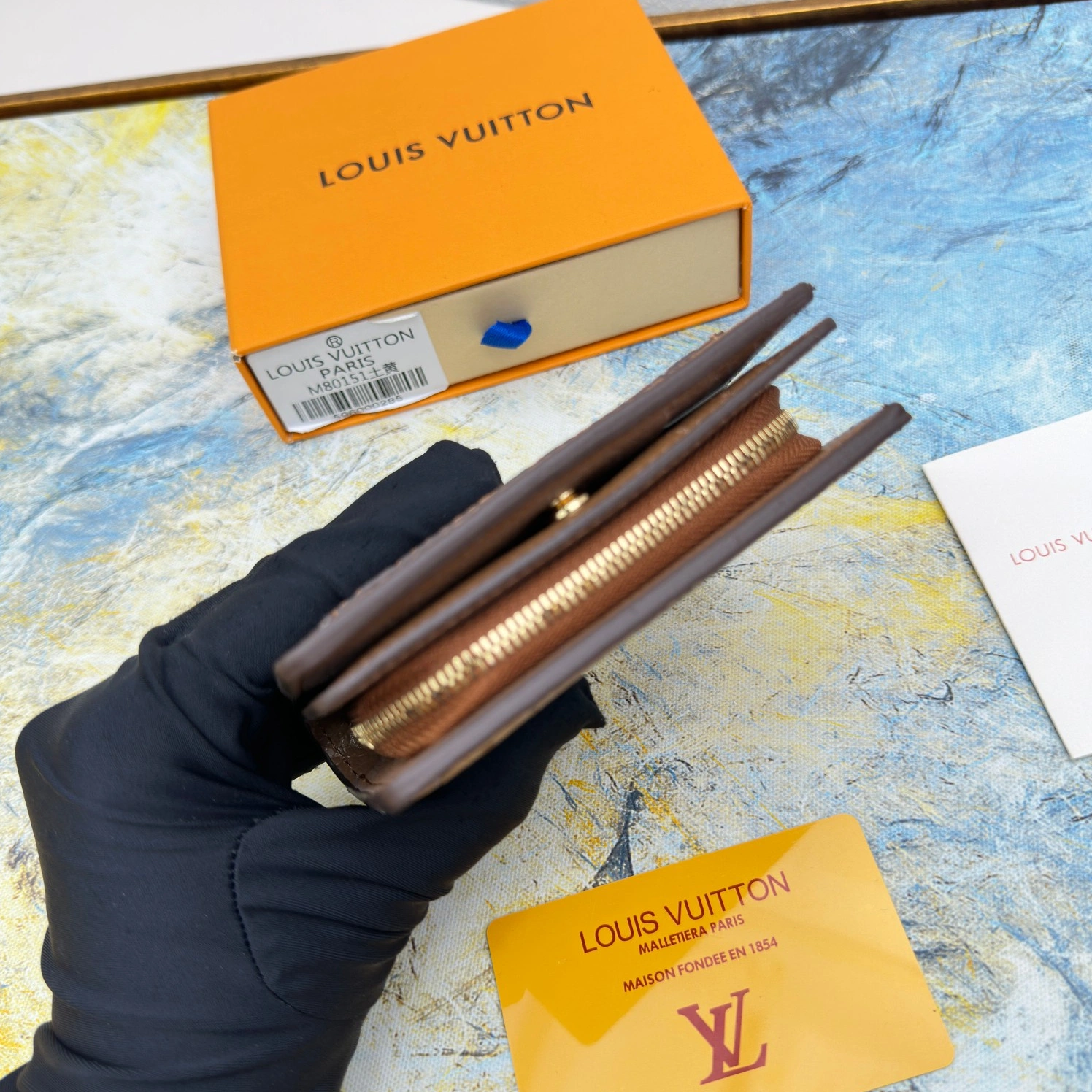 Louis Vuitton LV Wallets For Women Elegant 746 - Image 3