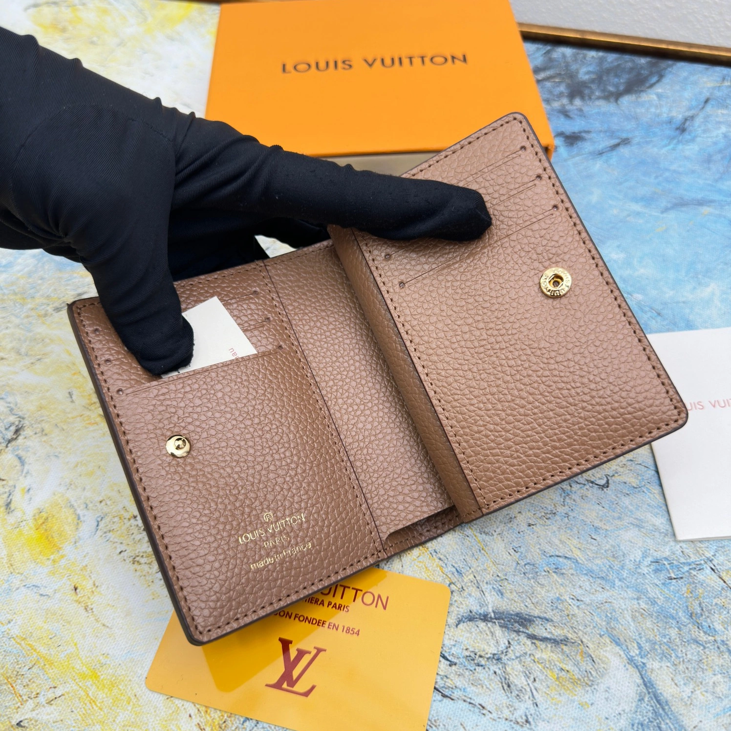 Louis Vuitton LV Wallets For Women Elegant 746 - Image 5