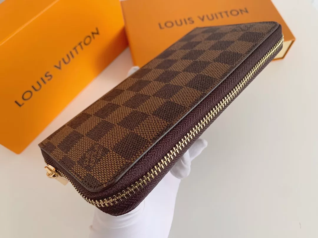 Louis Vuitton LV Wallets In Red Efficient 1893 - Image 4