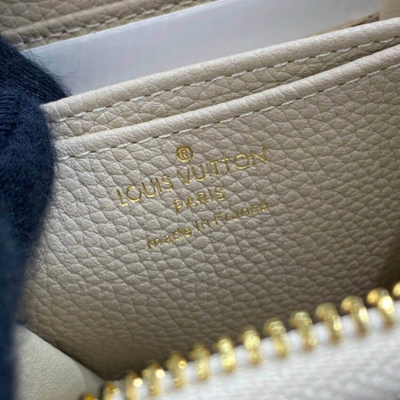 Outside f Louis Vuitton Lockme Zippy Coin Purse Greige - Image 9