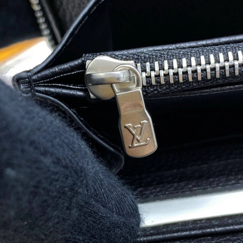 The Zippy Louis Vuitton Lockme Zippy Wallet Black - Image 7