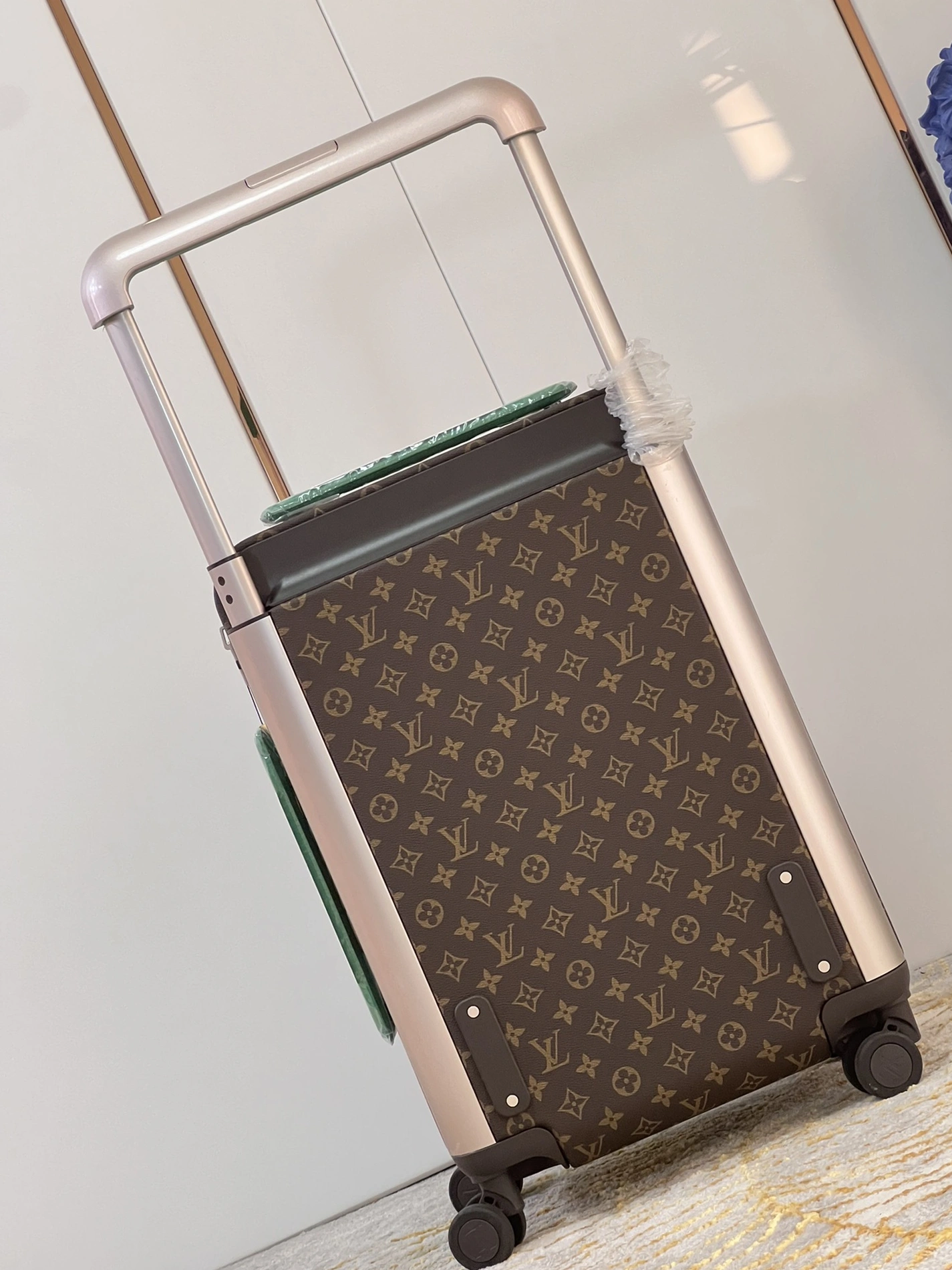 Louis Vuitton Luggage Compact 1661 - Image 3