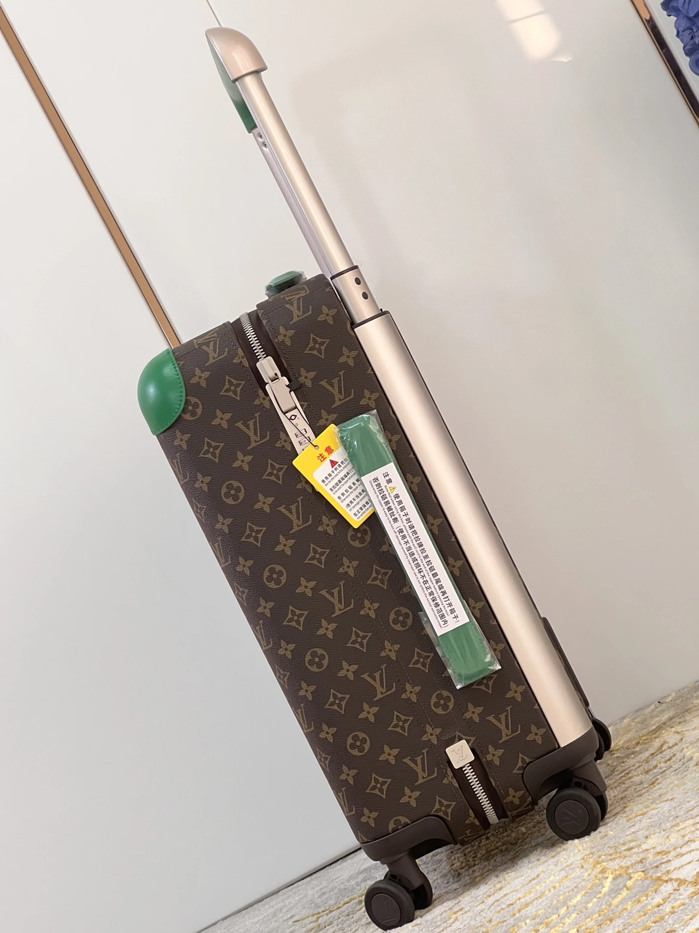 Louis Vuitton Luggage Compact 1661 - Image 4