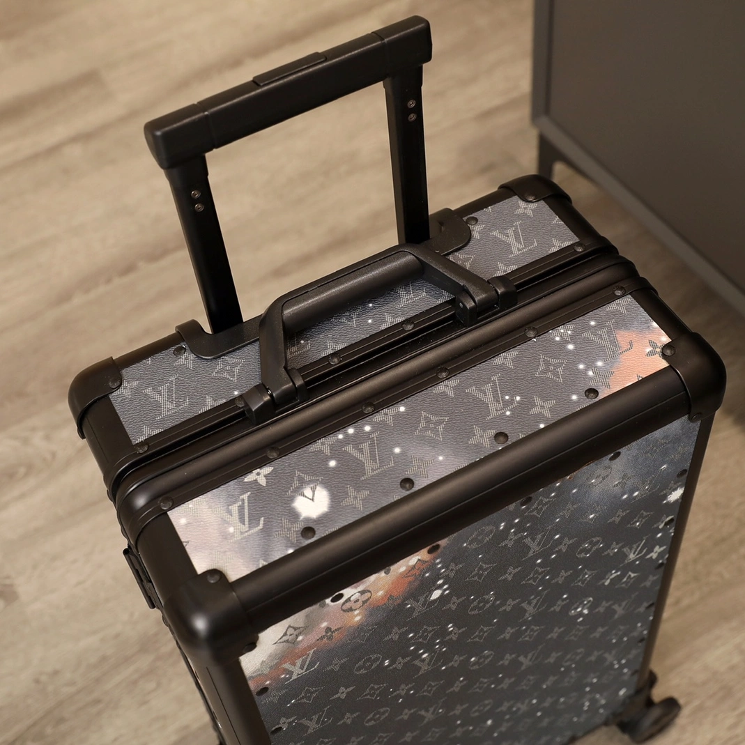 Louis Vuitton Luggage For Unisex Comfortable 3234 - Image 6