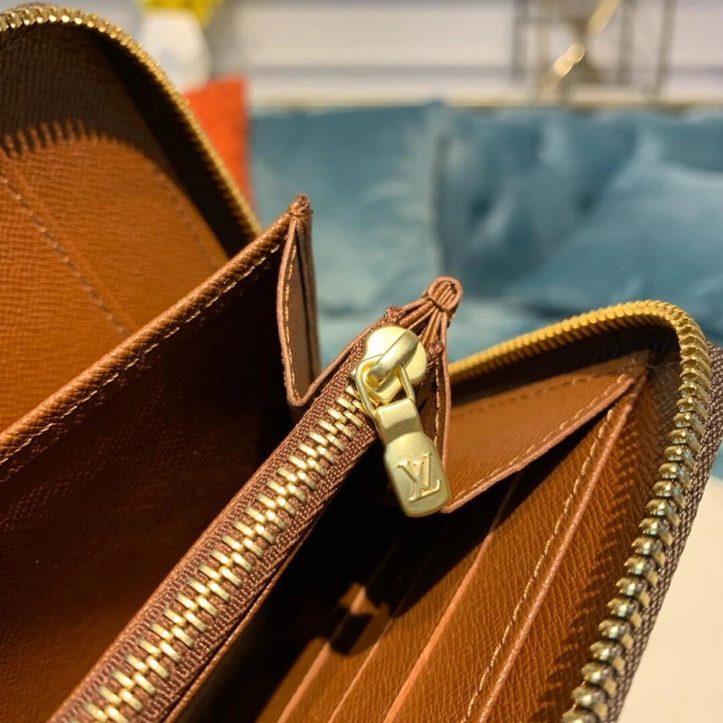 1 zipped Louis Vuitton Monogram Canvas Zippy Organizer Wallet - Image 8