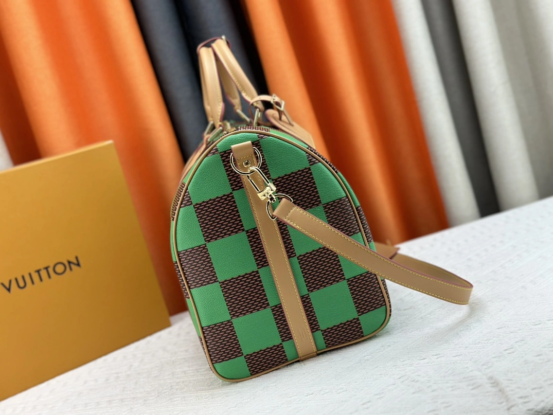 Louis Vuitton Travel Bags Cozy 8903 - Image 3