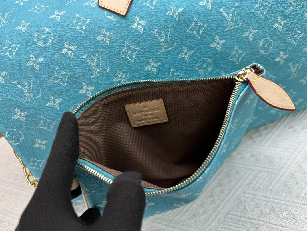 Louis Vuitton Travel Bags Flexible 4877 - Image 7