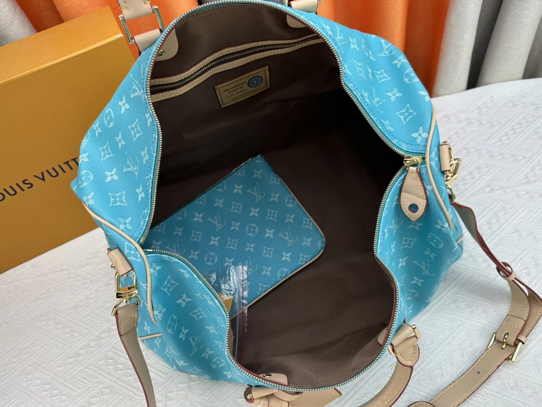 Louis Vuitton Travel Bags Flexible 4877 - Image 8