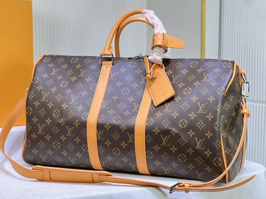 Louis Vuitton Travel Bags Sleek 6932