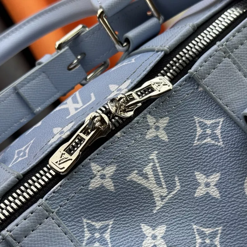 Louis Vuitton Travel Bags Trendsetting 4205 - Image 5