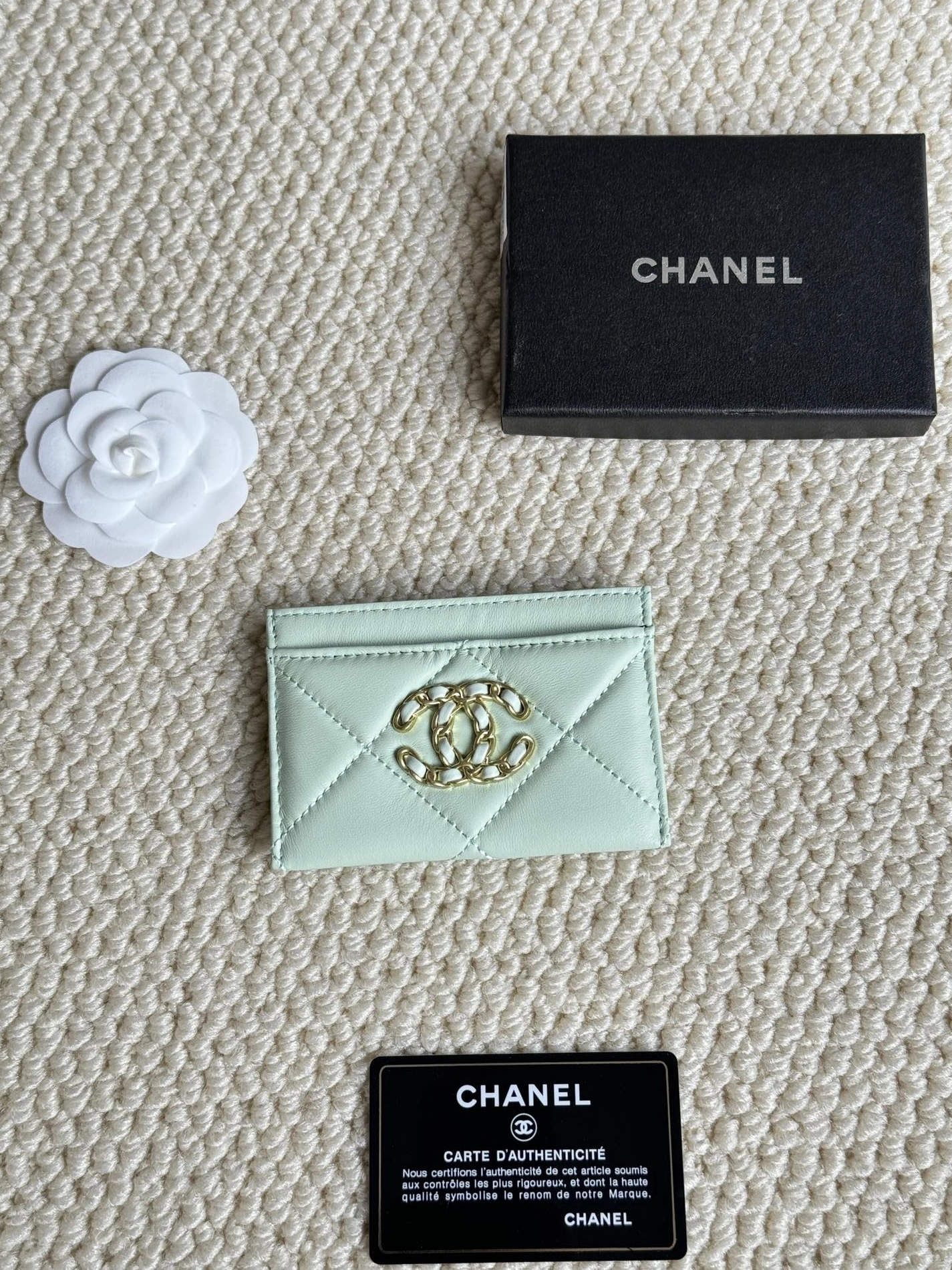 Minimalist 1650 Chanel Card Case