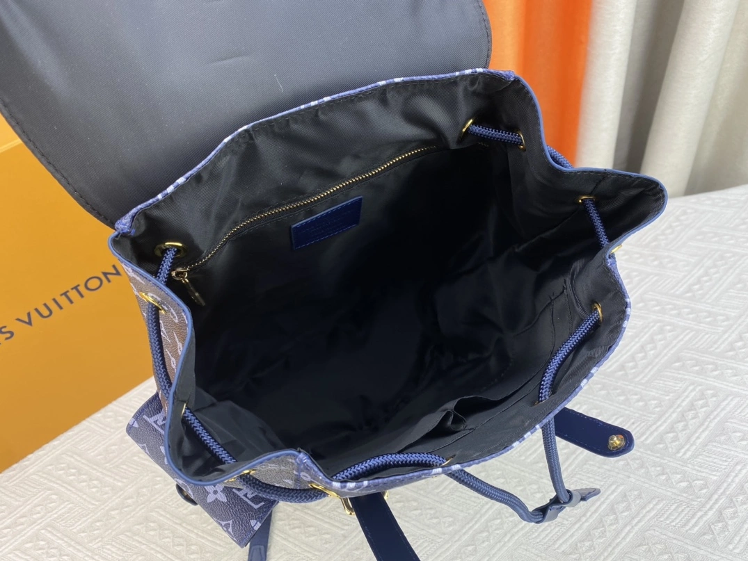 Minimalist 5994 Louis Vuitton AAA Quality Backpacks For Unisex - Image 8