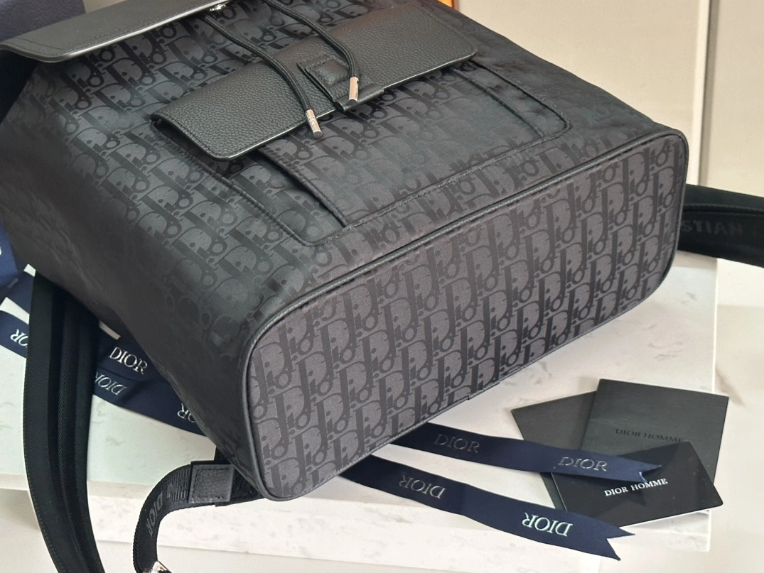 ModernLook 2690 Christian Dior AAA Man Backpacks - Image 4