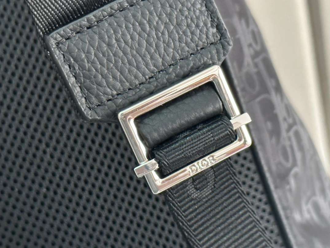 ModernLook 2690 Christian Dior AAA Man Backpacks - Image 6