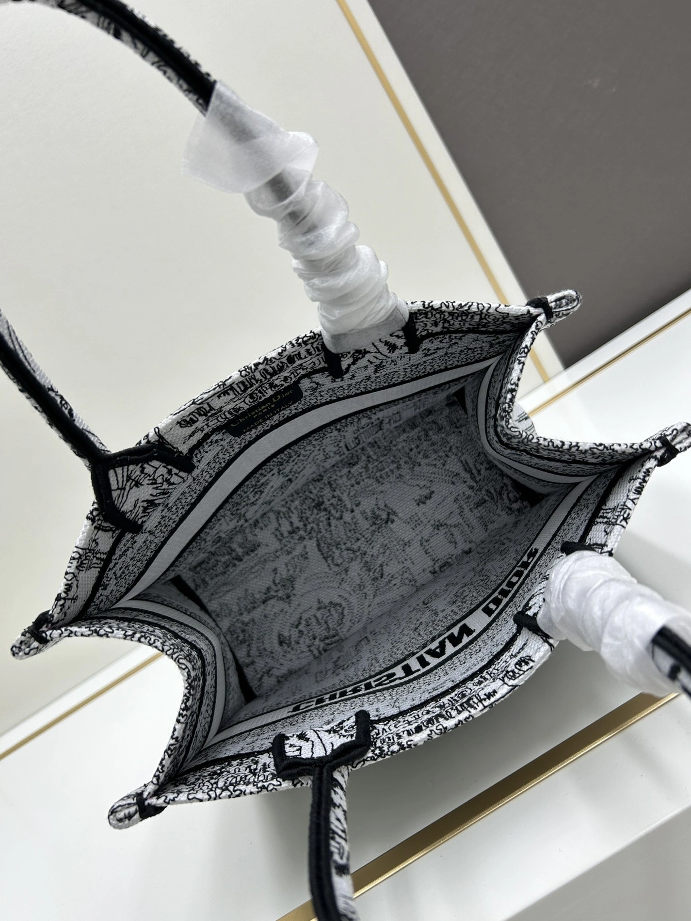 ModernLook 6032 Christian Dior AAA Quality Tote-Handbags For Women - Image 7