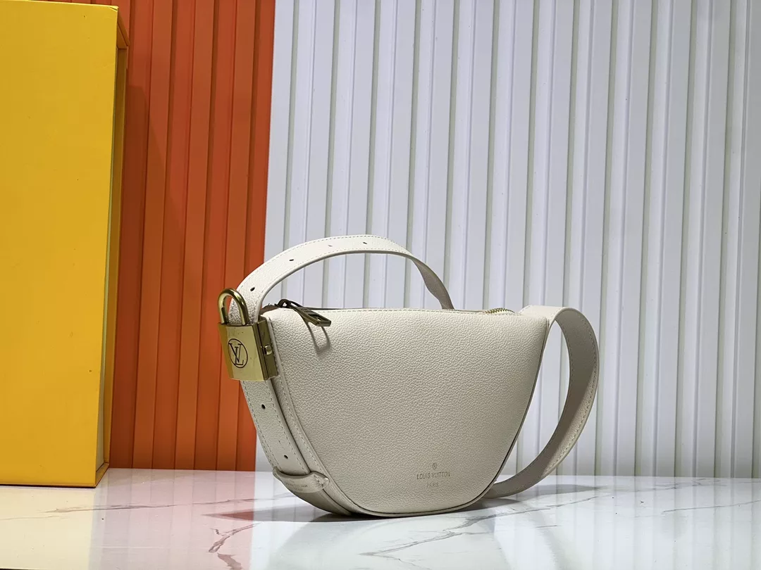 NewStyle 3197 Louis Vuitton AAA Quality Messenger Bags For Women