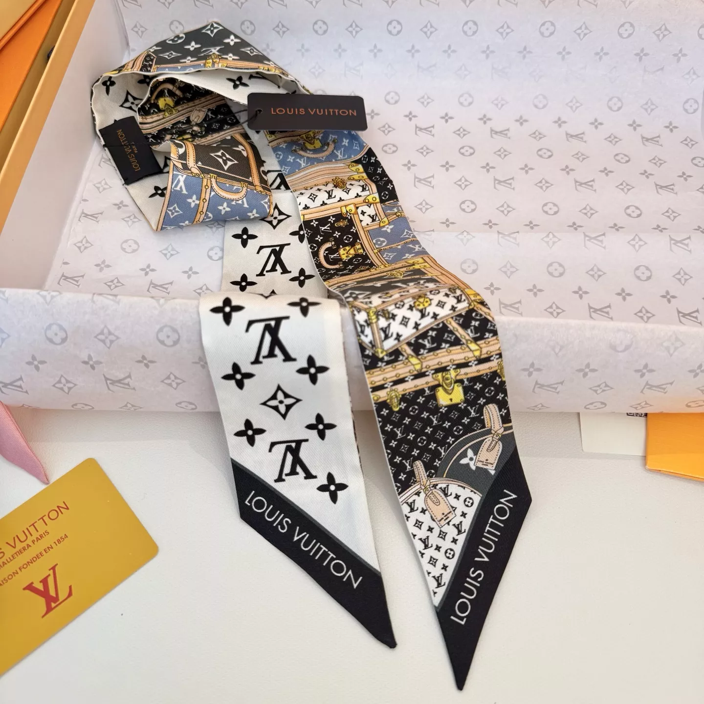 Popular 4130 Louis Vuitton Silk Scarf - Image 3