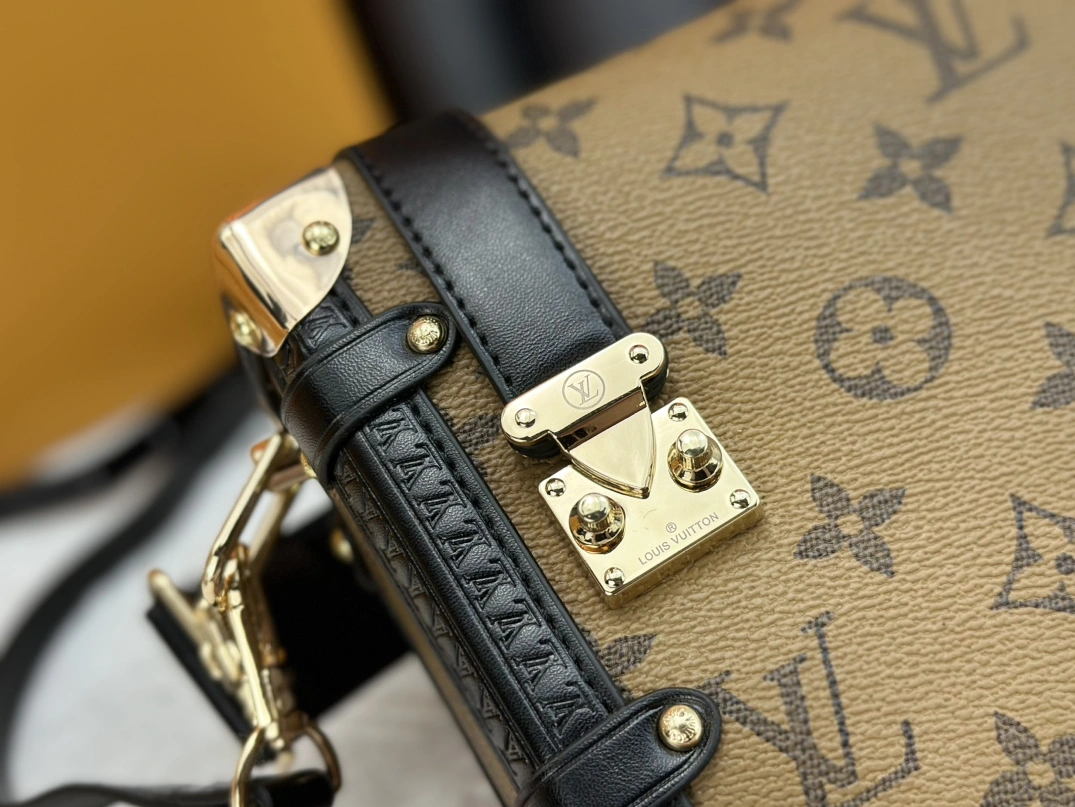 Popular 9122 Louis Vuitton AAA Quality Messenger Bags For Women - Image 6