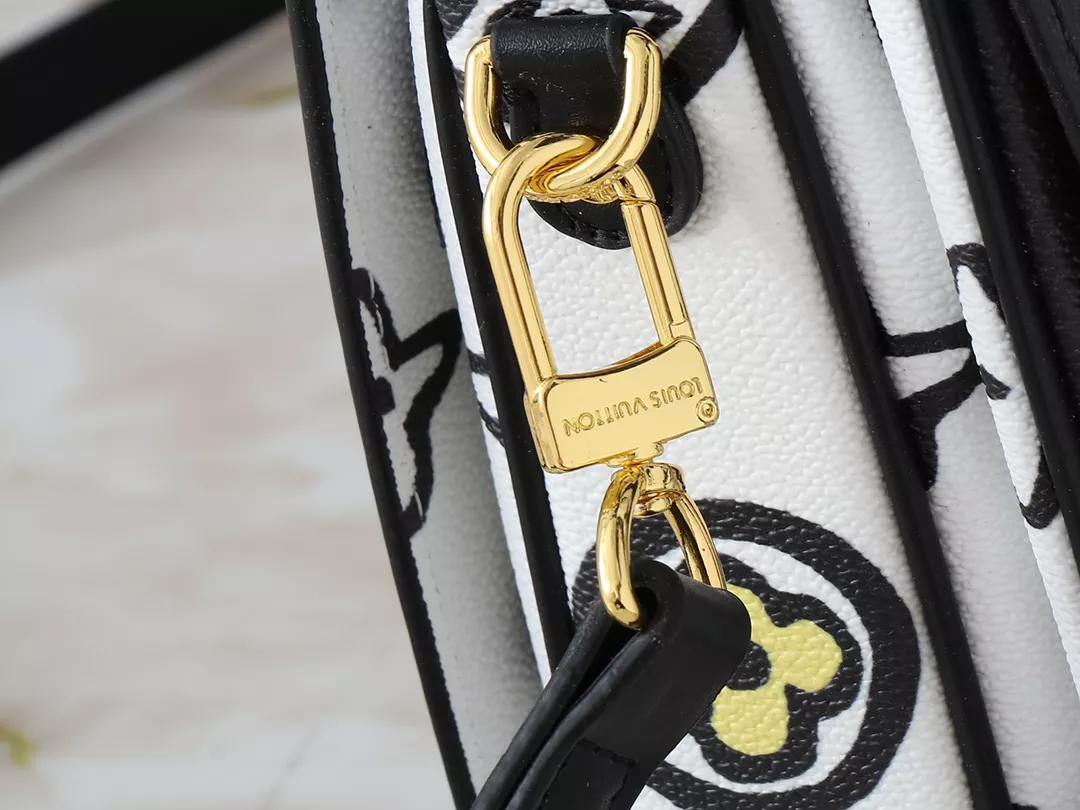 Reliable 4107 Louis Vuitton AAA Quality Messenger Bags For Women - Image 7