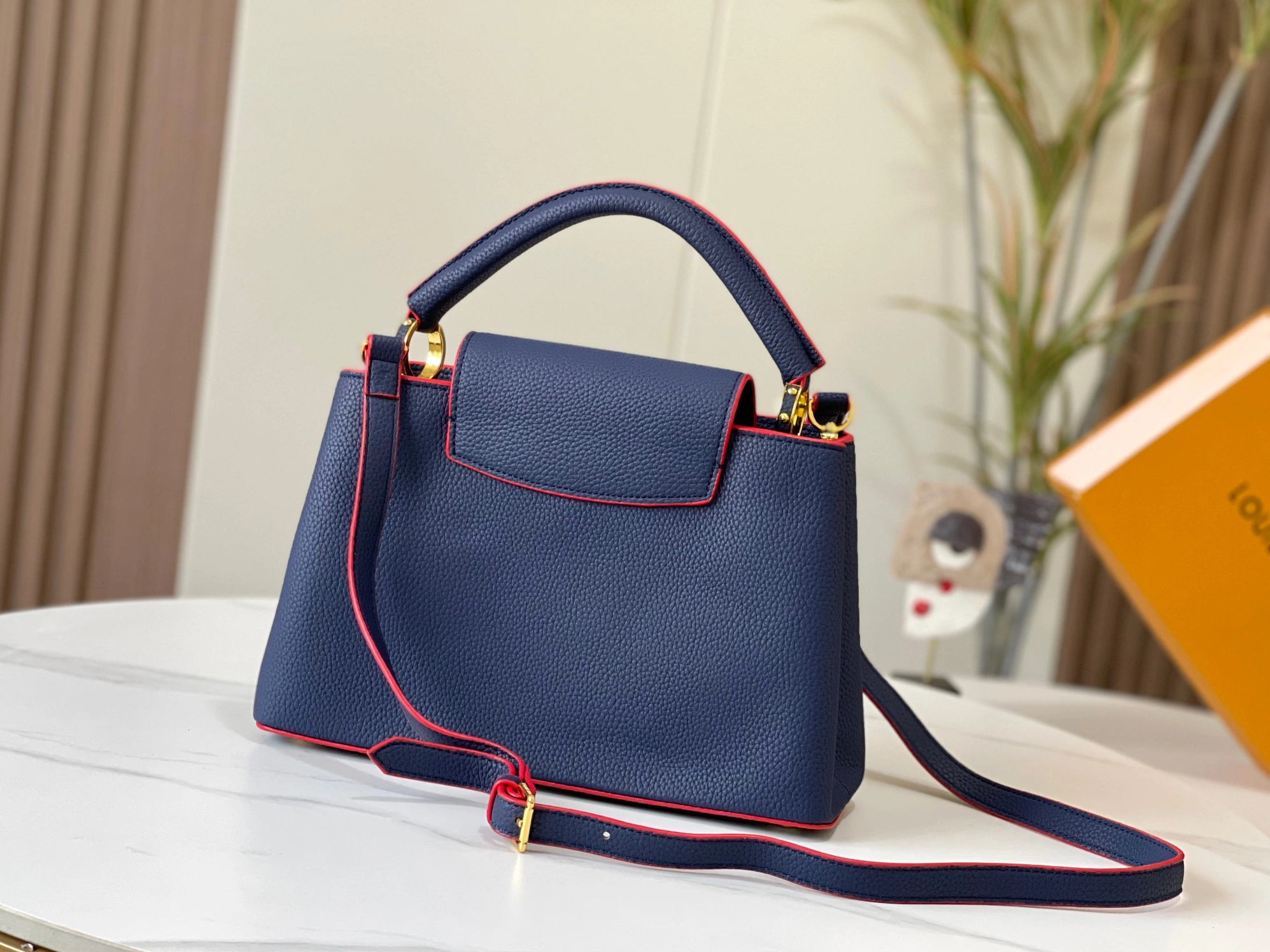 Reliable 635 Louis Vuitton AAA Quality Messenger Bags For Women - Image 3