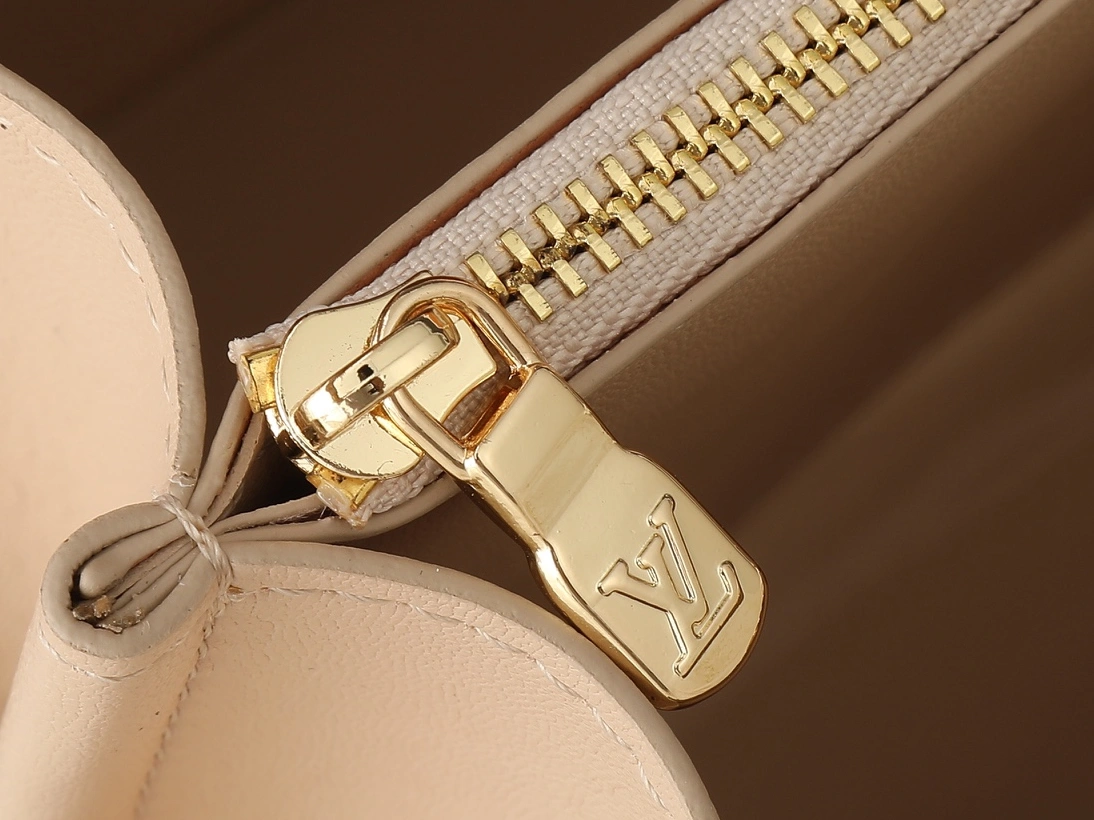 Reliable 6543 Louis Vuitton AAA Quality Handbags For Women - Image 7