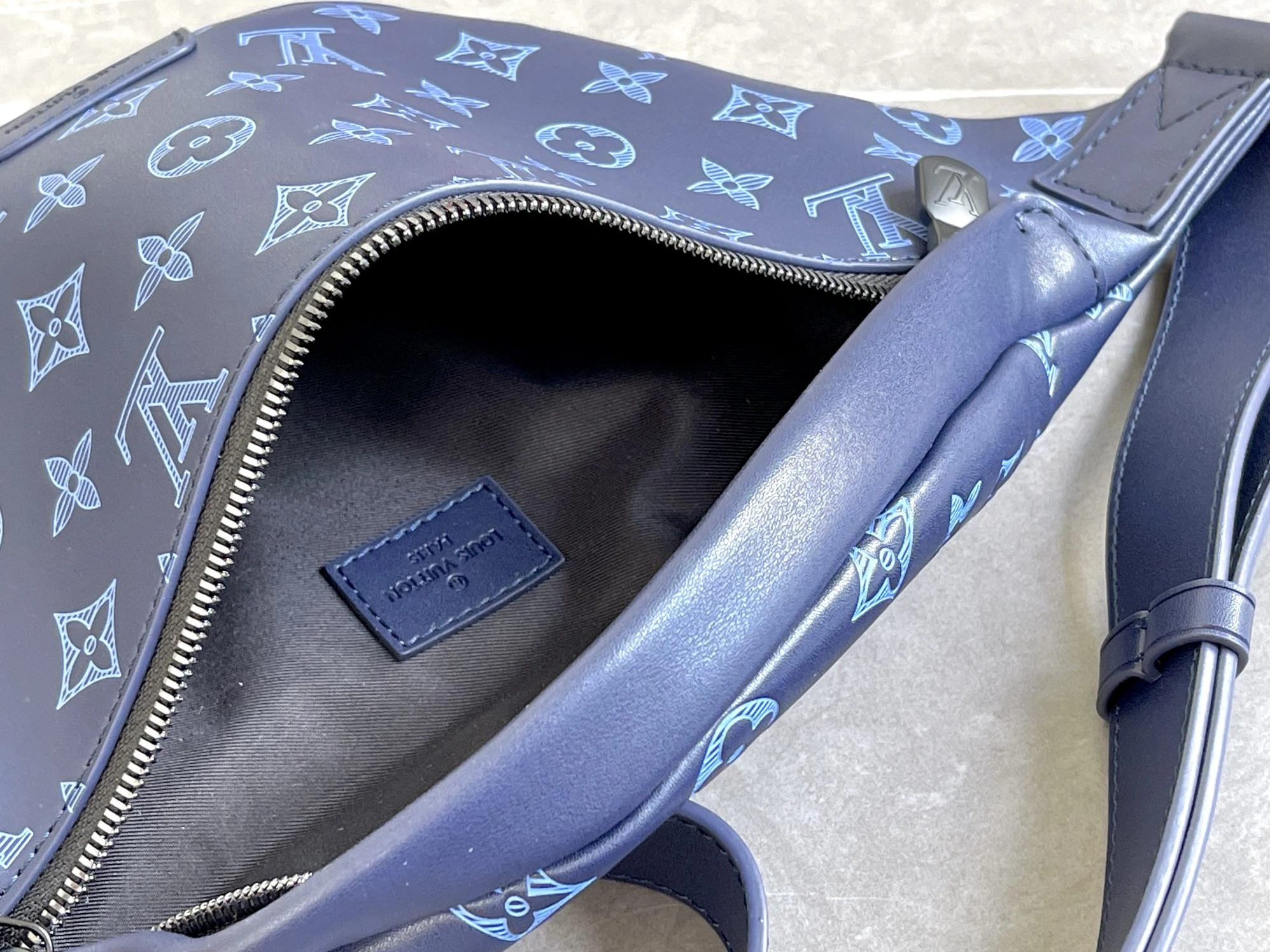 Reliable 7131 Louis Vuitton LV AAA Quality Belt Bags - Image 7