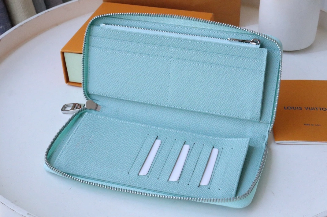 Reliable 8662 Louis Vuitton AAA Quality Card Case - Image 5