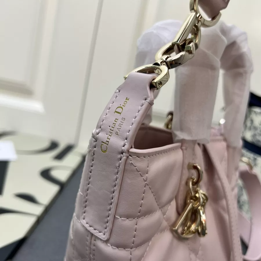 Reliable 9773 Christian Dior AAA Quality Handbags For Women - Image 4