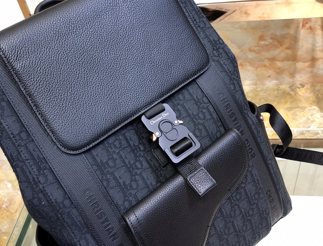 Resilient 1365 Christian Dior AAA Man Backpacks - Image 4