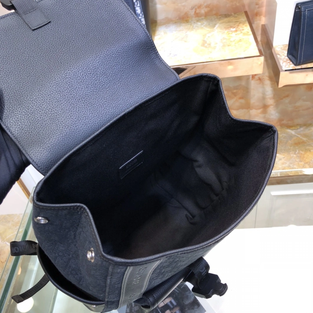 Resilient 1365 Christian Dior AAA Man Backpacks - Image 8