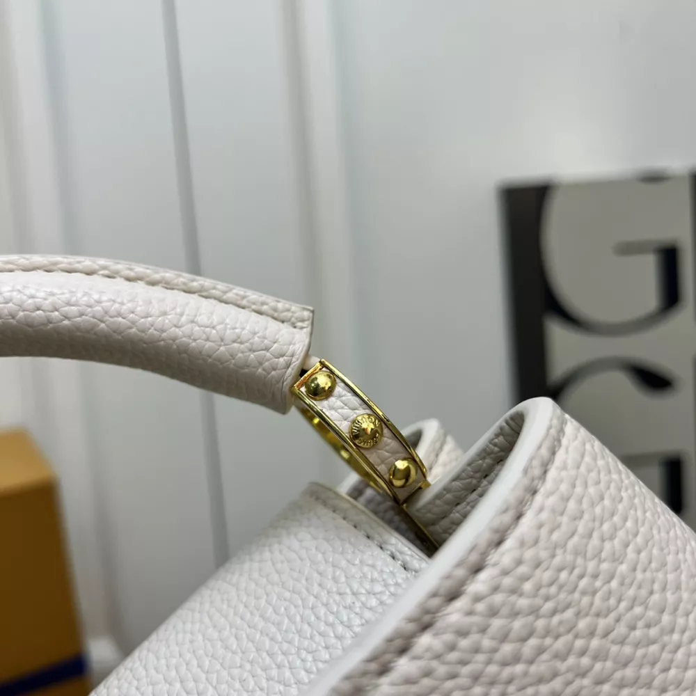 Resilient 3547 Louis Vuitton AAA Quality Handbags For Women - Image 6