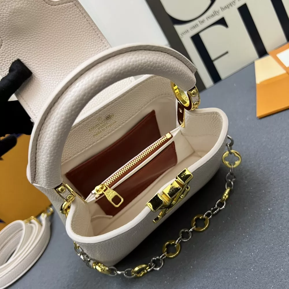 Resilient 3547 Louis Vuitton AAA Quality Handbags For Women - Image 8