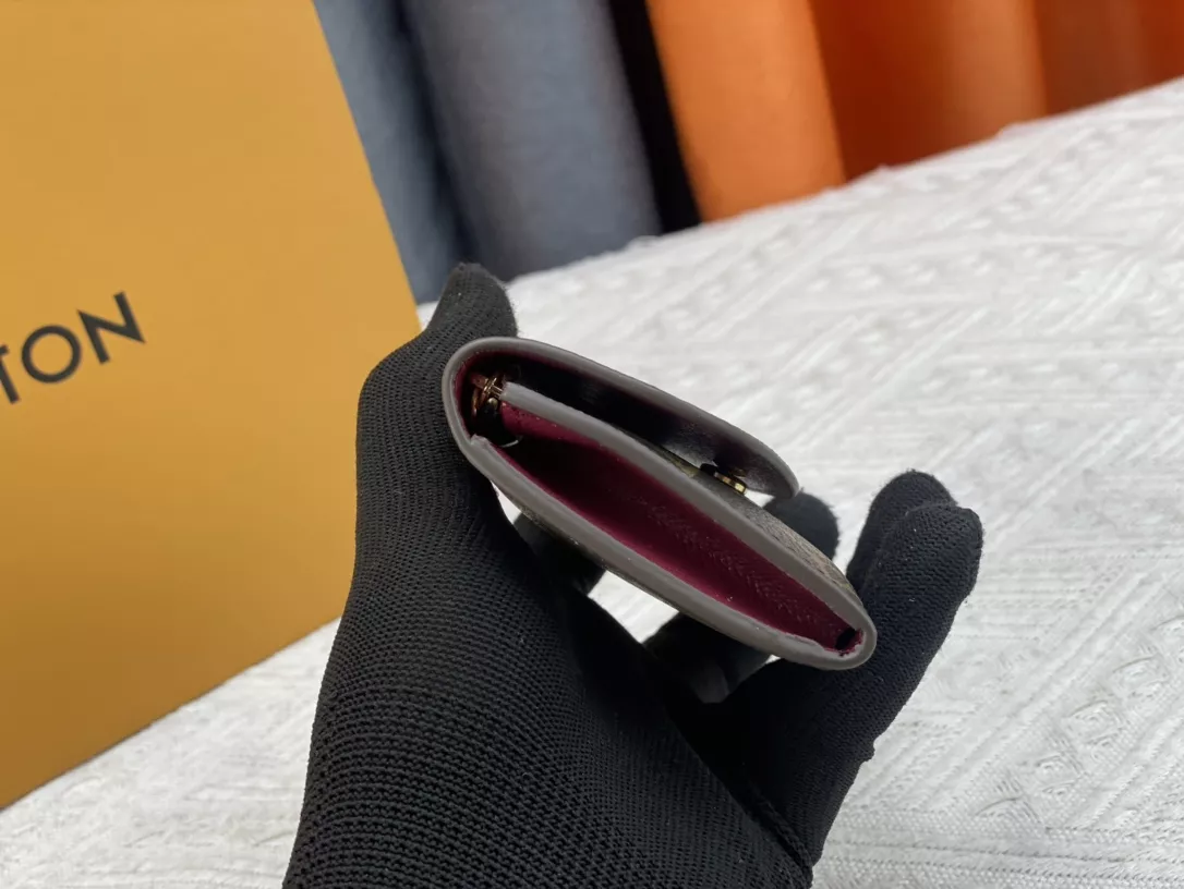 Resilient 8494 Louis Vuitton LV Card Case - Image 6