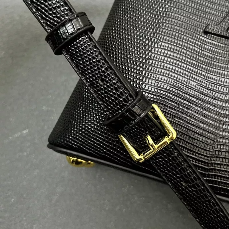 Sleek 1511 Louis Vuitton AAA Quality Handbags For Women - Image 6