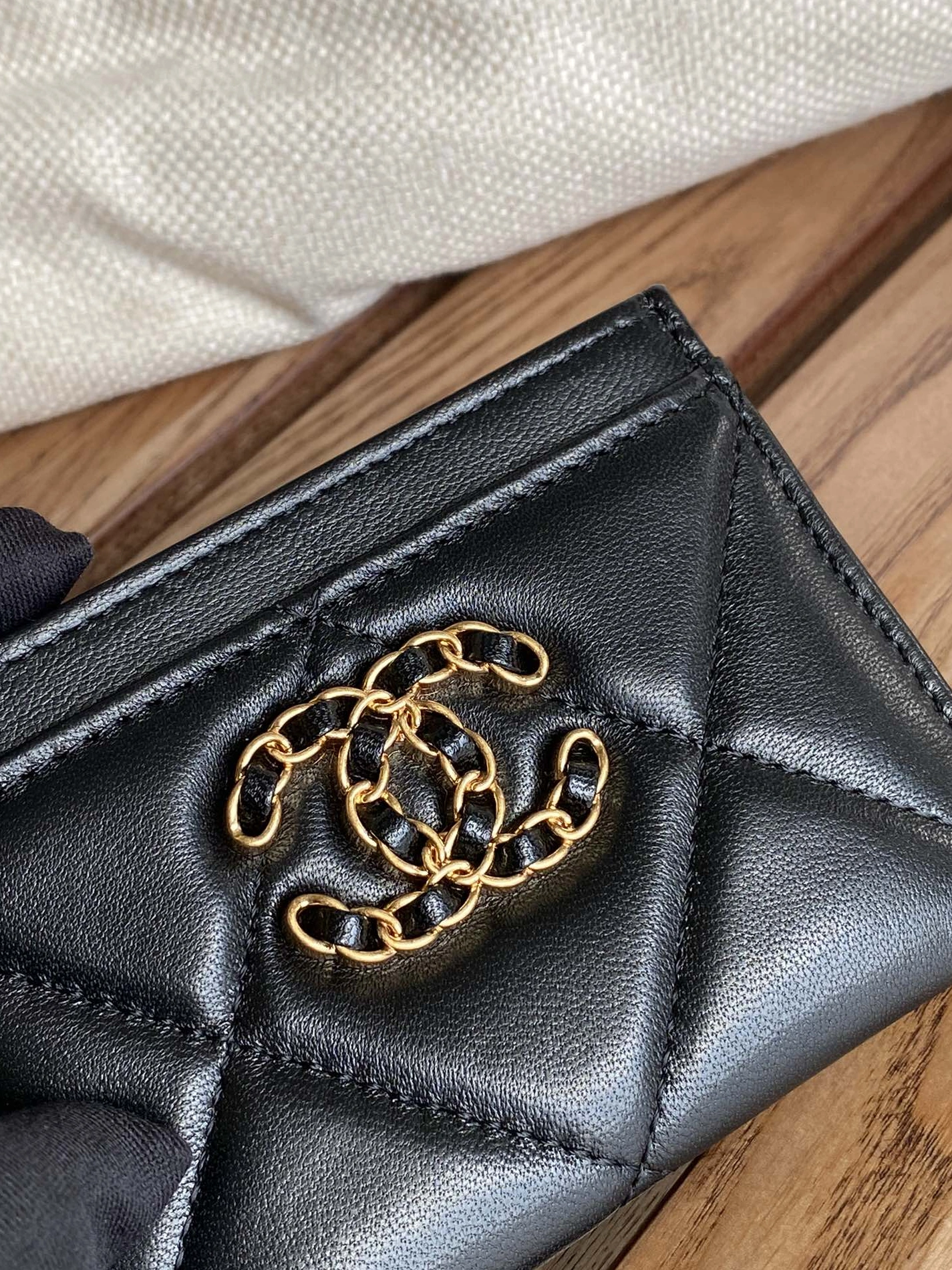 Sleek 478 Chanel Card Case - Image 6