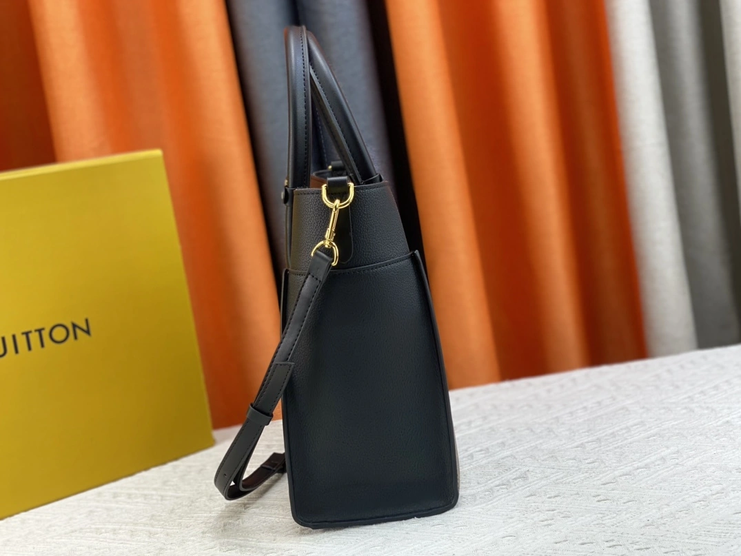 Sleek 8344 Louis Vuitton AAA Quality Handbags For Women