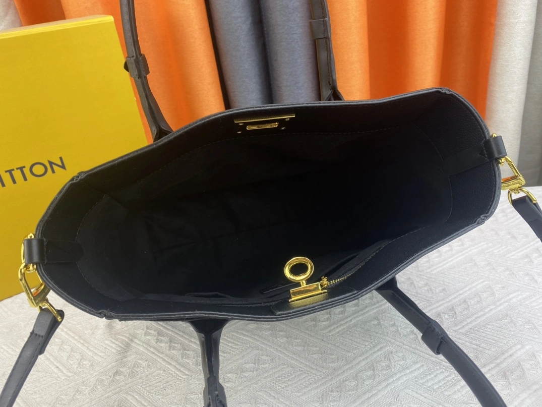 Sleek 8344 Louis Vuitton AAA Quality Handbags For Women - Image 7