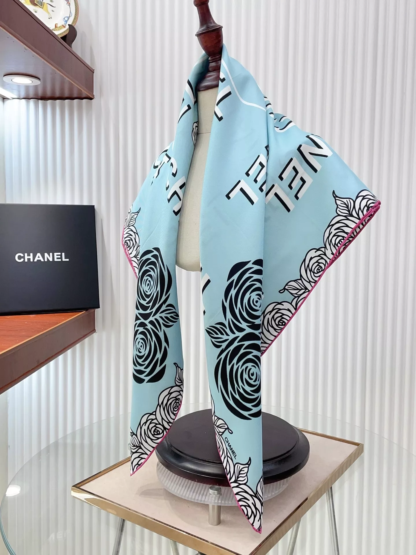 SmartChoice 1435 Chanel Silk Squares - Image 4