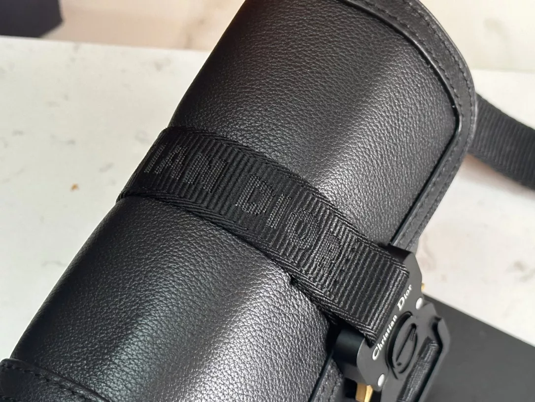 SmartChoice 2847 Christian Dior AAA Man Messenger Bags - Image 3