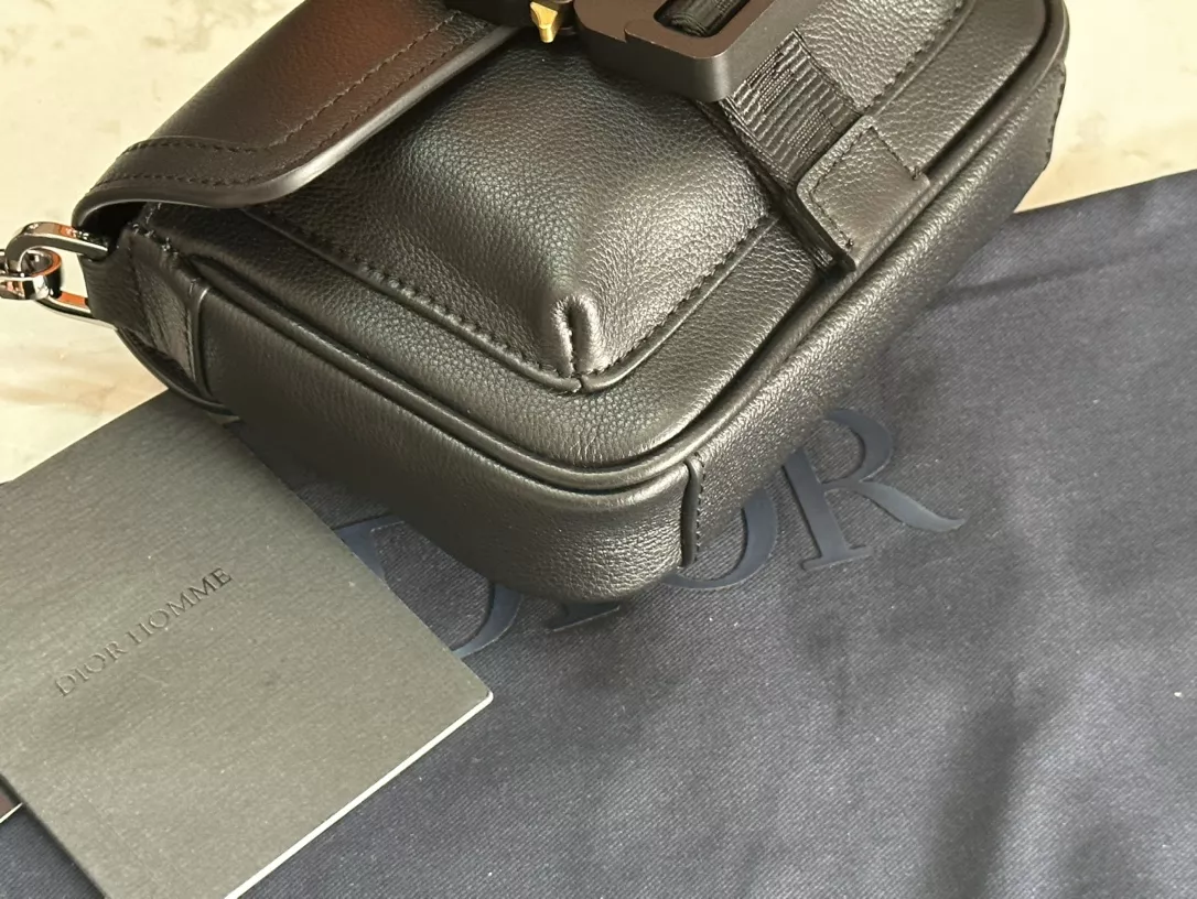 SmartChoice 2847 Christian Dior AAA Man Messenger Bags - Image 5