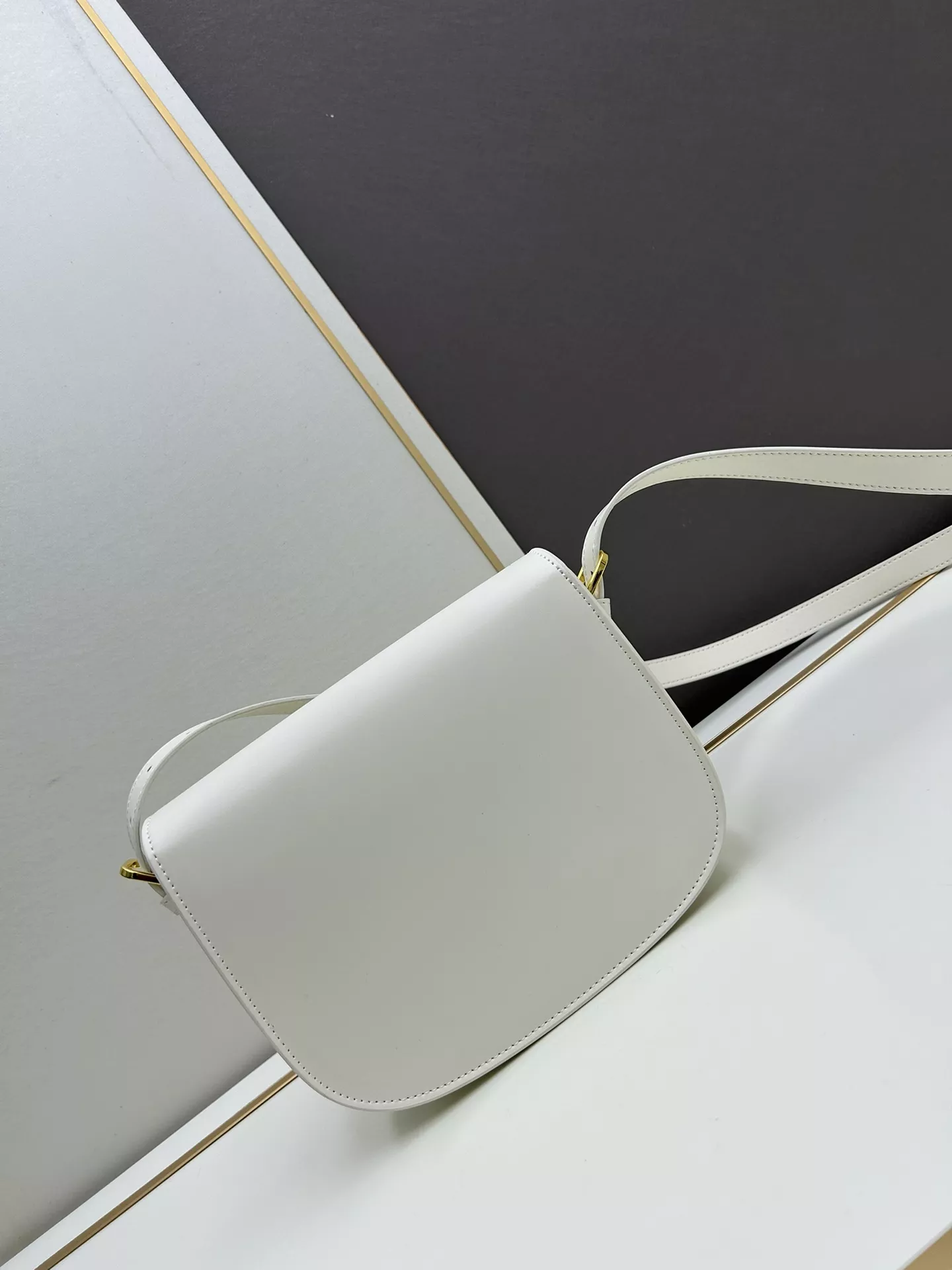 SmartChoice 4212 Christian Dior AAA Quality Messenger Bags For Women - Image 3