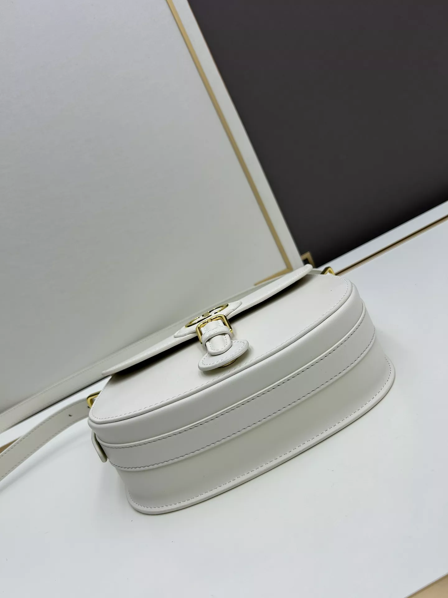 SmartChoice 4212 Christian Dior AAA Quality Messenger Bags For Women - Image 4