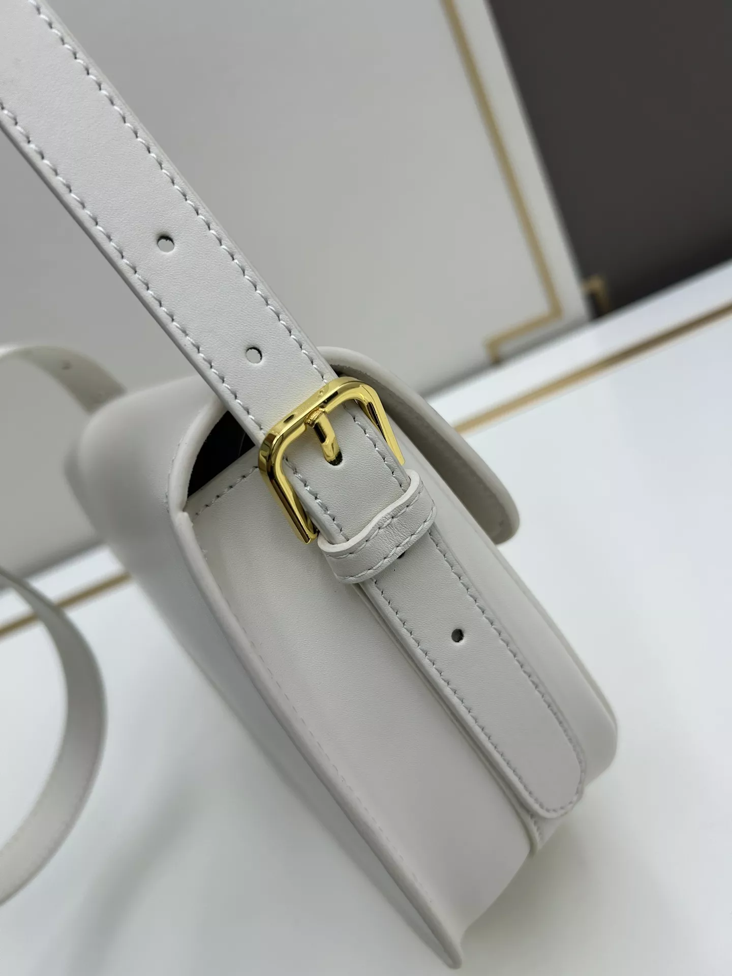 SmartChoice 4212 Christian Dior AAA Quality Messenger Bags For Women - Image 6