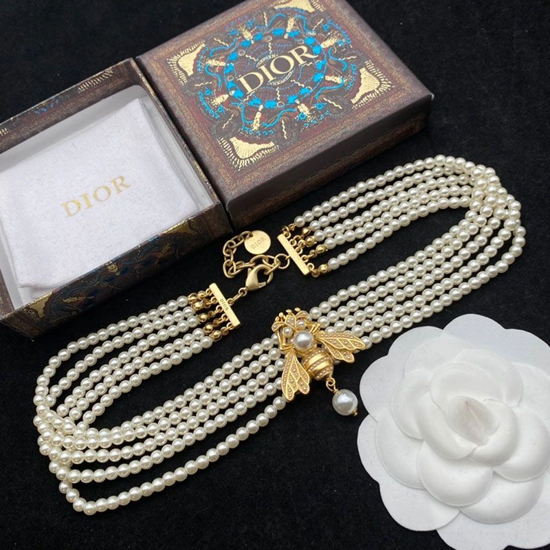SmartChoice 5152 Dior Bee Necklace In Metal and White Resin Pearls Gold - Image 3