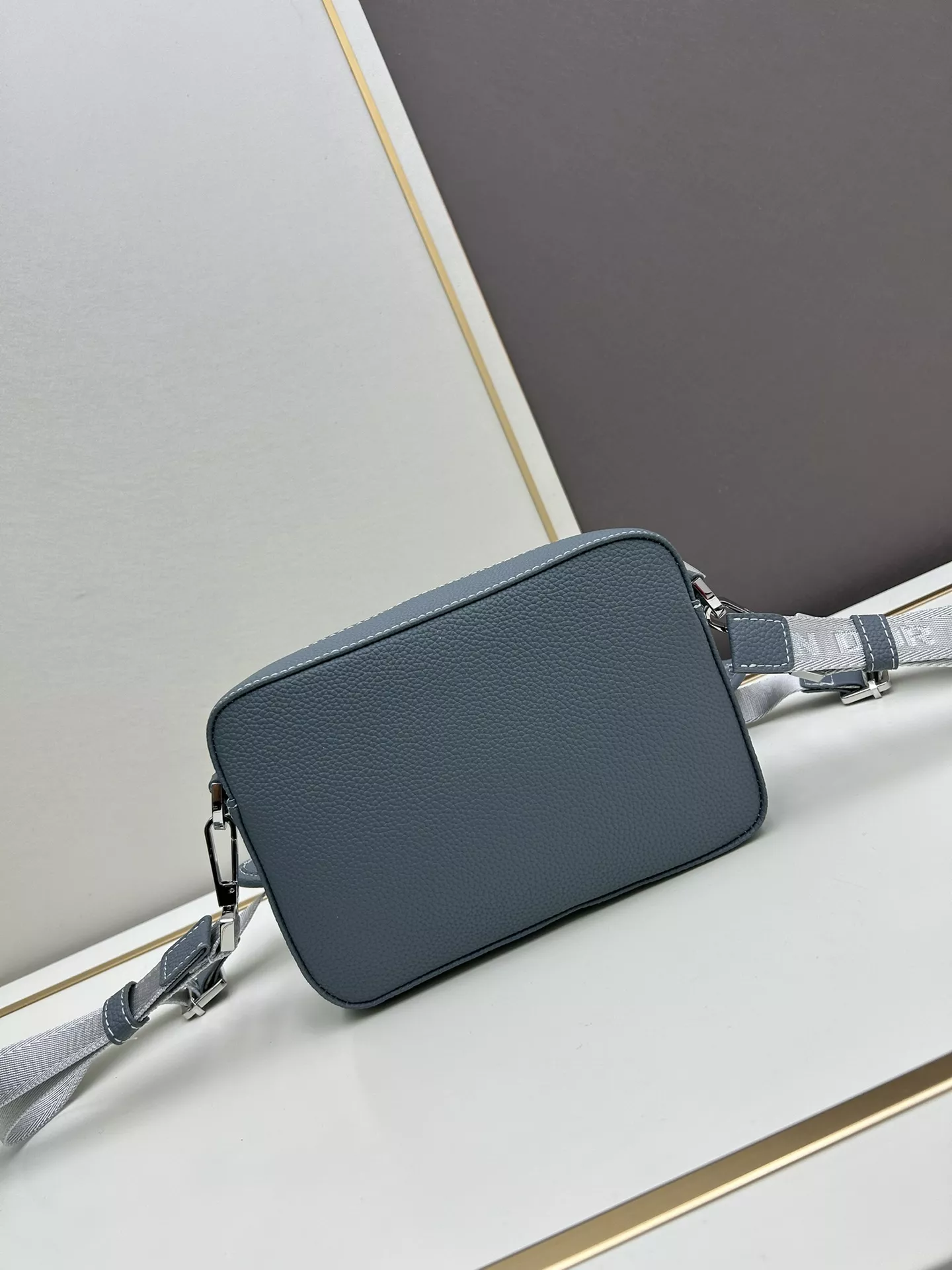 SmartChoice 640 Christian Dior AAA Quality Messenger Bags For Unisex - Image 3