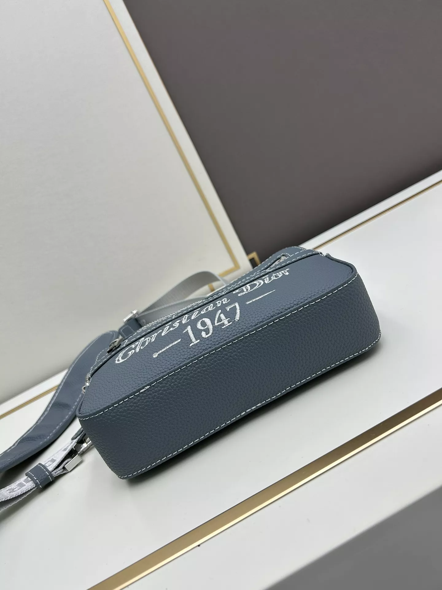 SmartChoice 640 Christian Dior AAA Quality Messenger Bags For Unisex - Image 4