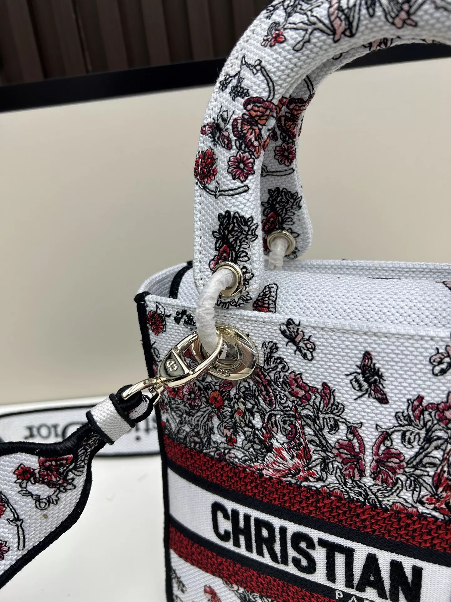 SmartChoice 8638 Christian Dior AAA Quality Handbags For Women - Image 6